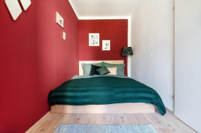 Colorful Apartment Facing Green Courtyard Vienna
